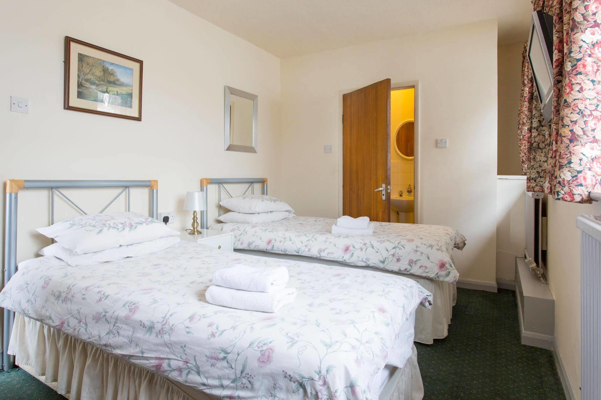 Couette-café Oakwood Heathrow 2*