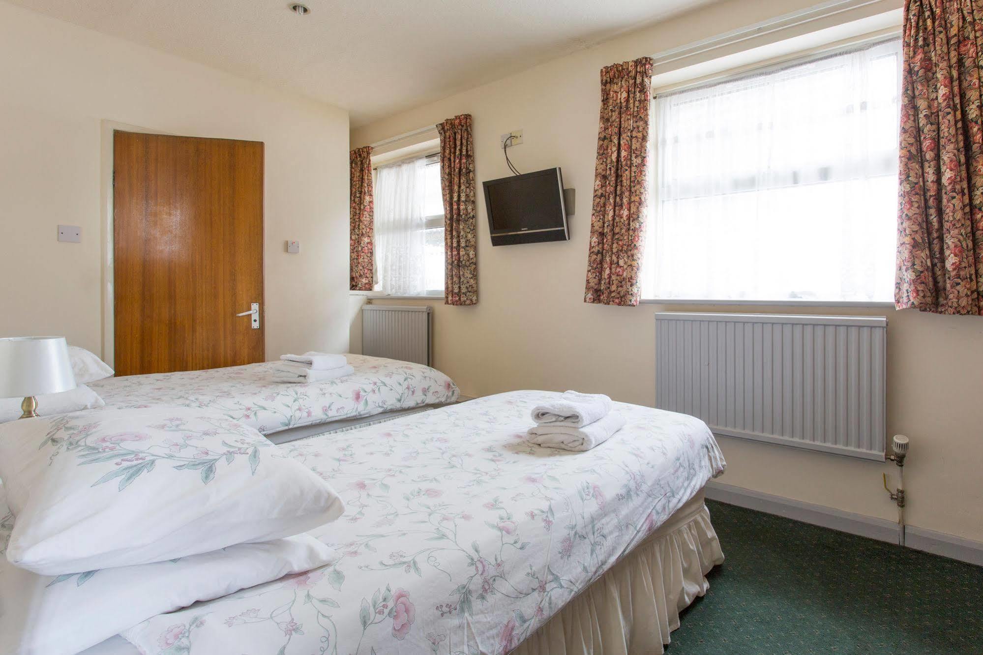 Oakwood Heathrow Couette-café 2*